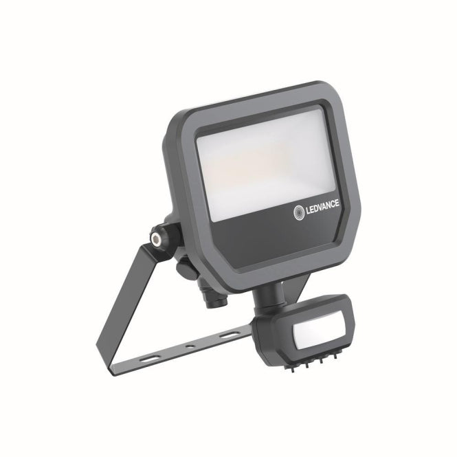 LEDV Flutlichtstr Perf. Sensor schwarz IP65 11/17W 1465/2200lm 3000K symmetr.
