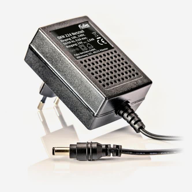 Fuba OKN 224 Steckernetzteil universell  24V/1040mA,Hohlstecker,für OAS212