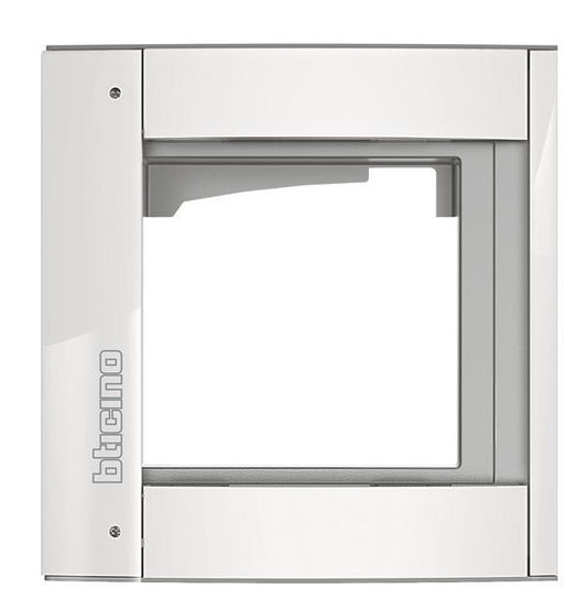 BTicino 350212 Abdeckrahmen 1M m.Träger  f.Türstation SFERA Aluminium Allwhite