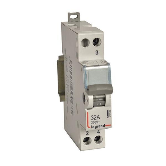 Legrand 412902 CX3 Wechselschalter 1We   m.Mittelstellung 32A AC-22A 1TE